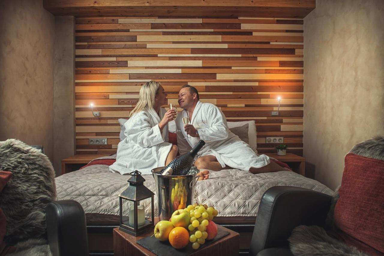 Noc Na Chopku, Rotunda Hotel Demanovska Dolina Bagian luar foto