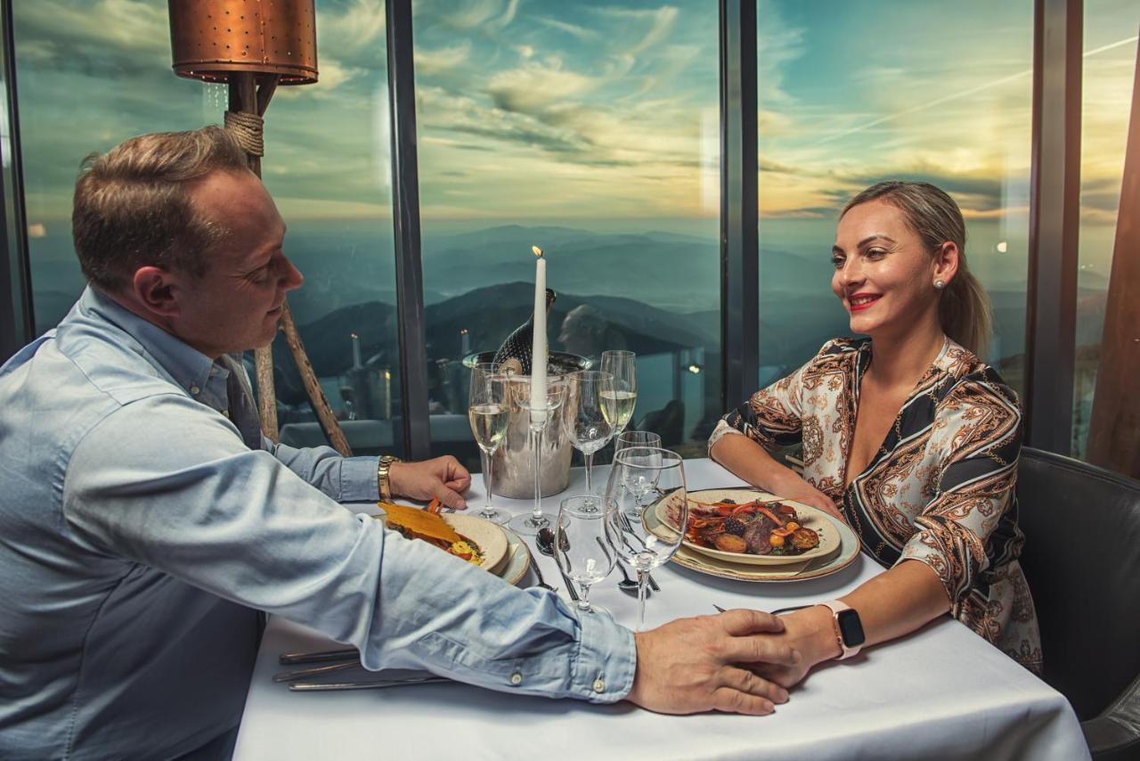 Noc Na Chopku, Rotunda Hotel Demanovska Dolina Bagian luar foto