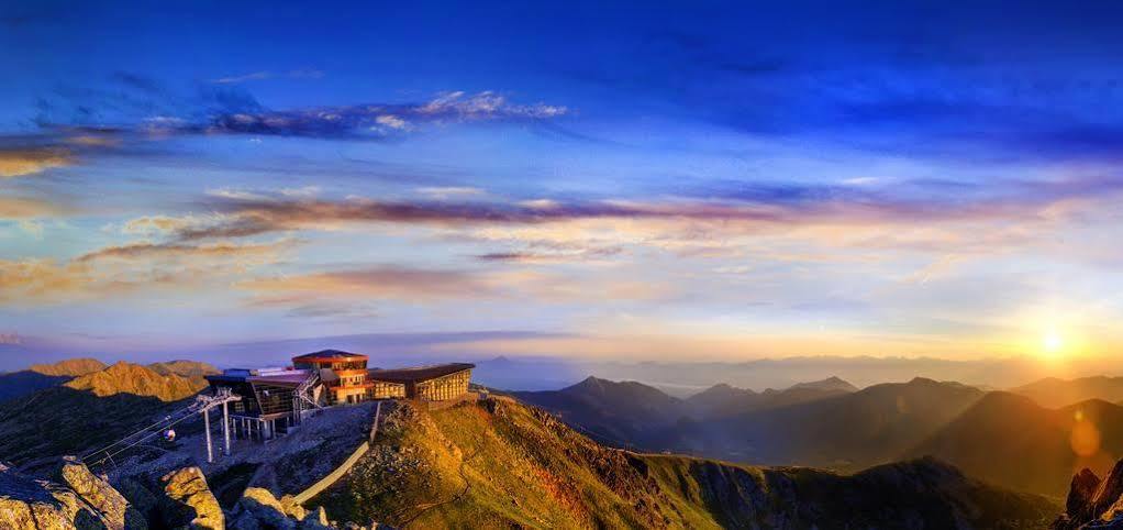 Noc Na Chopku, Rotunda Hotel Demanovska Dolina Bagian luar foto